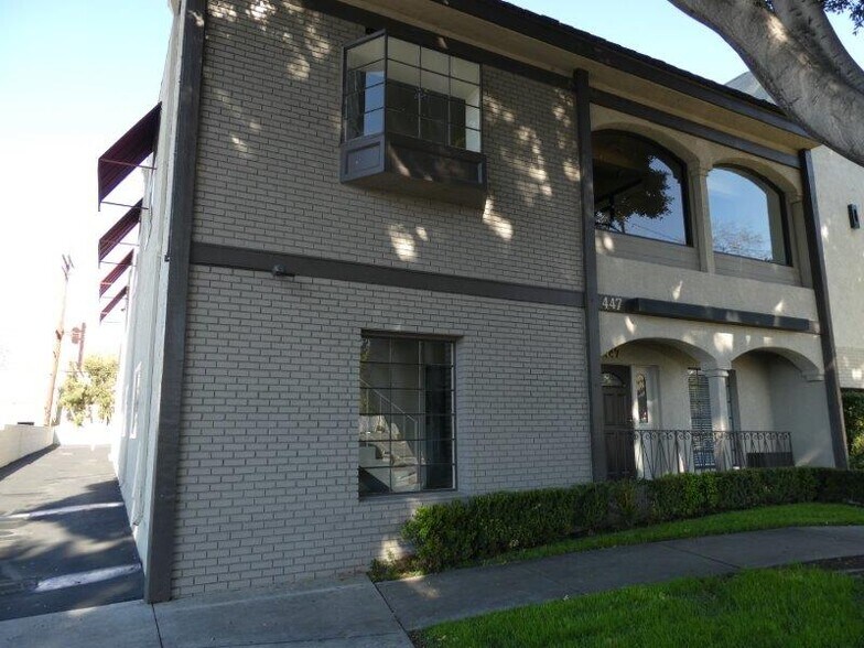 More Photos Of 447 W Burchett St, Glendale Office For Sale