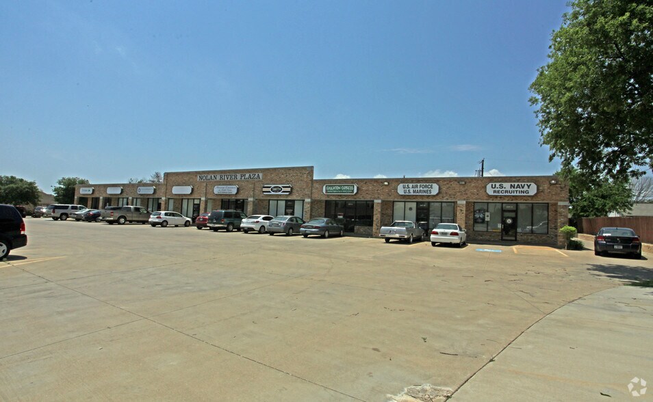 More Photos Of 605 N Nolan River Rd, Cleburne Unknown For Lease