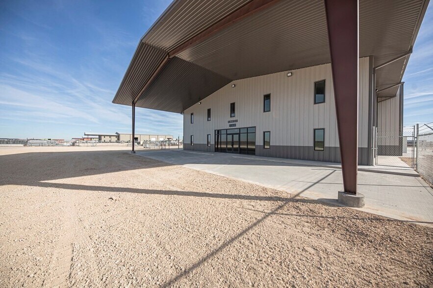 More Photos Of 14661 W I-20, Odessa Warehouse For Lease