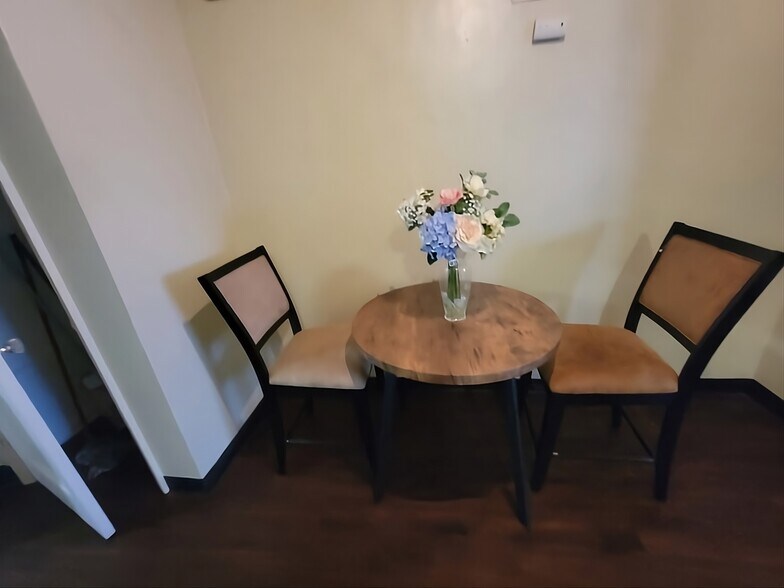 More Photos Of 58 W Nottingham Rd, Dayton Apartments For Sale