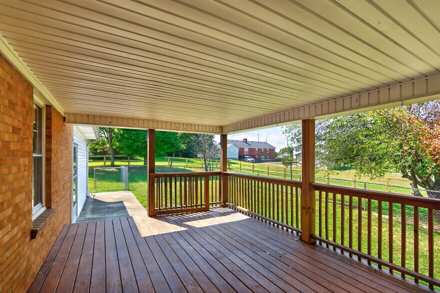 More Photos Of 43 Highway 433, Mackville Flex For Sale