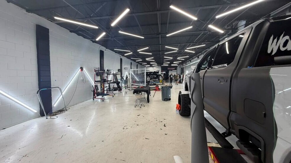 More Photos Of 5925 Precision Dr, Orlando Warehouse For Lease