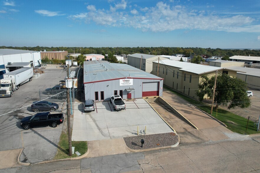More Photos Of 6935 E 12th St, Tulsa Manufacturing For Lease