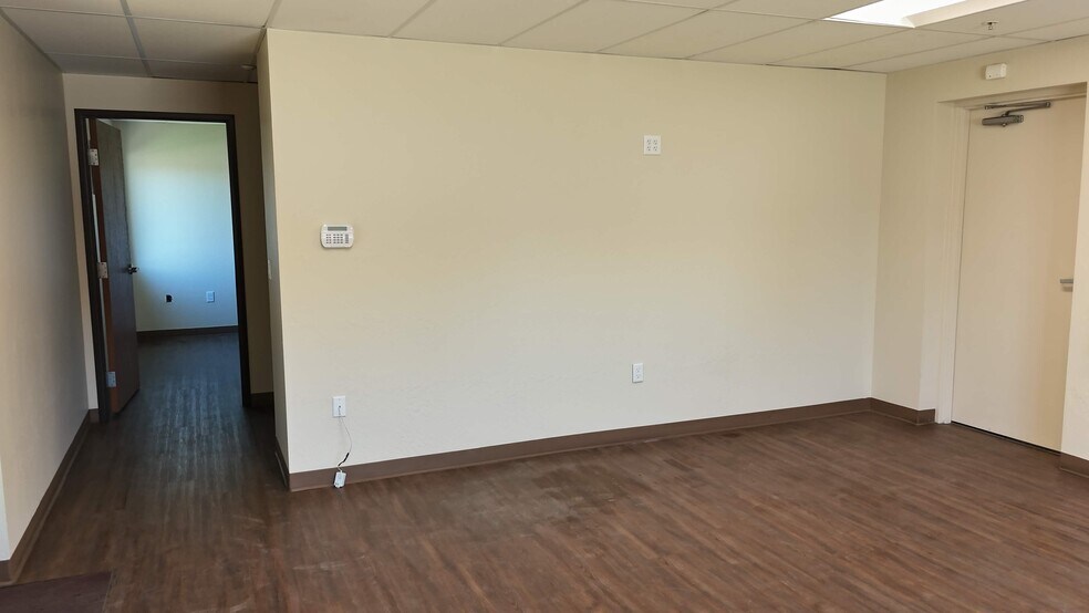 More Photos Of 1650 Olympic Dr, Turlock Warehouse For Lease