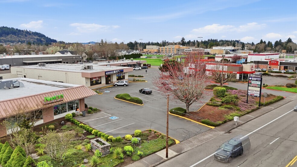 More Photos Of 576 NE Burnside Rd, Gresham General Retail For Sale