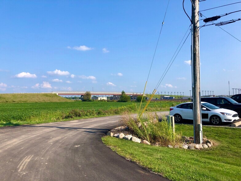 More Photos Of 825 E North St, Elburn Warehouse For Lease