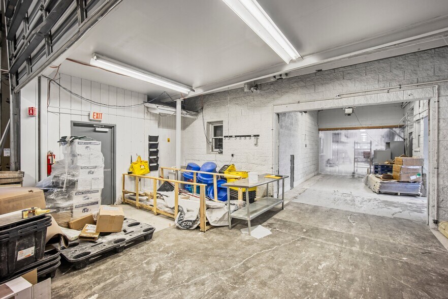 More Photos Of 381 Vineyard Ave, Highland Refrigeration Cold Storage For Sale