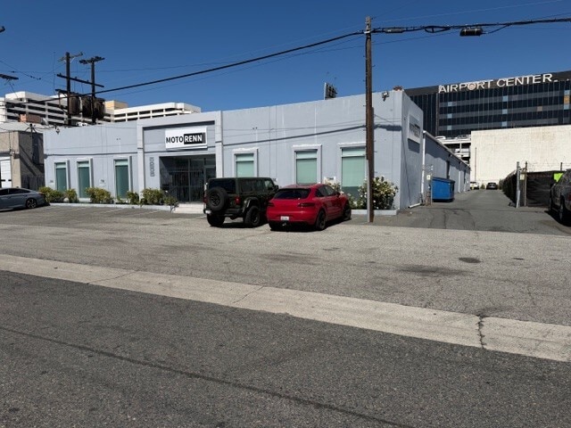 Primary Photo Of 5255 W 102nd St, Los Angeles Warehouse For Lease