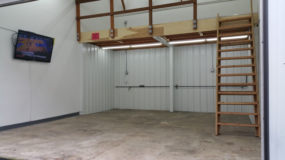 More Photos Of 311 E Reserve St, Vancouver Warehouse For Sale