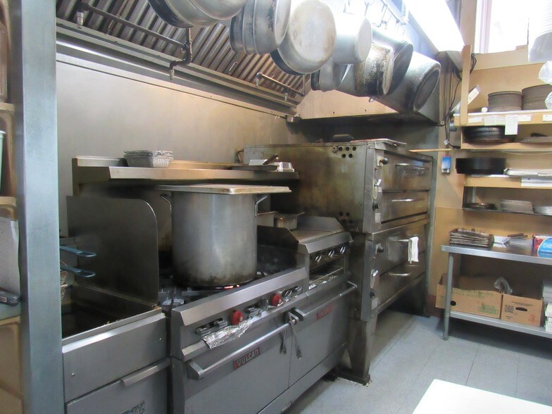 More Photos Of 102 N Hill St, Griffin Restaurant For Sale
