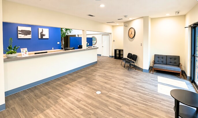 More Photos Of 1721 Cimarron Trl, Hurst Medical For Lease