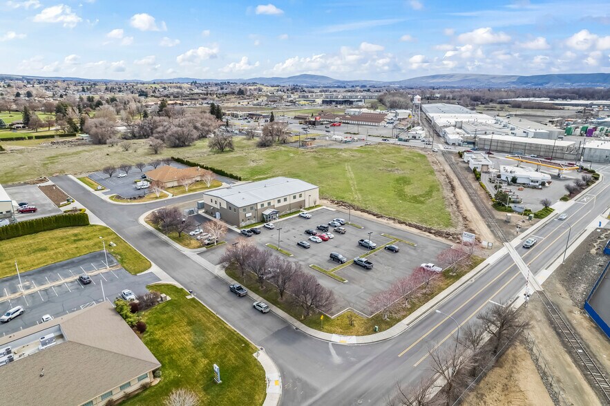 More Photos Of 2500 Business Ln, Yakima Freestanding For Lease