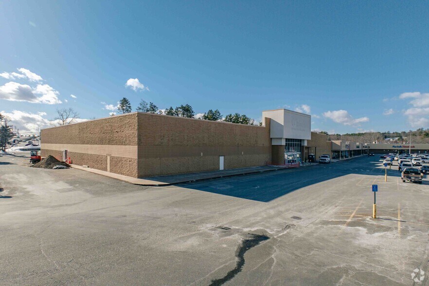 More Photos Of 607-653 Broadway, Saugus Freestanding For Lease