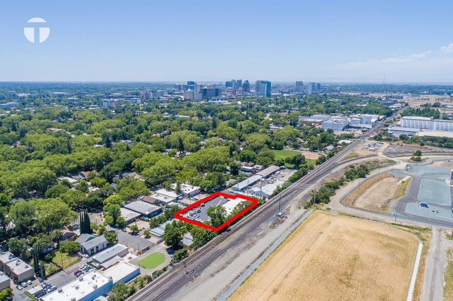 More Photos Of 205 23rd St, Sacramento Flex For Sale
