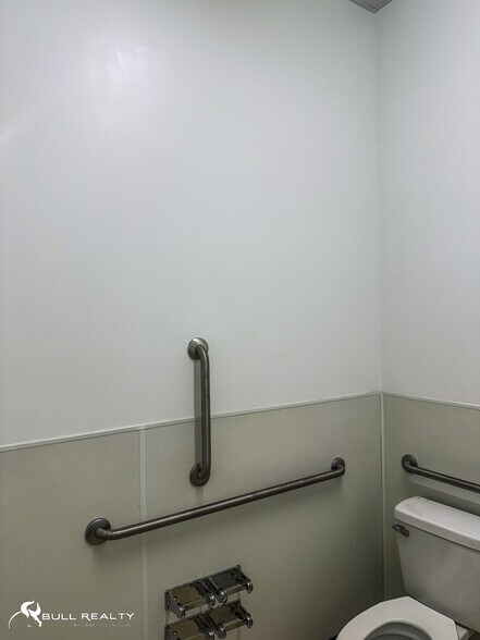 More Photos Of 4300 Vanderbilt Rd, Birmingham Freestanding For Sale