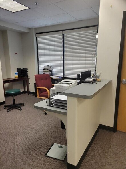 More Photos Of 936 W Chandler Blvd, Chandler Medical For Lease
