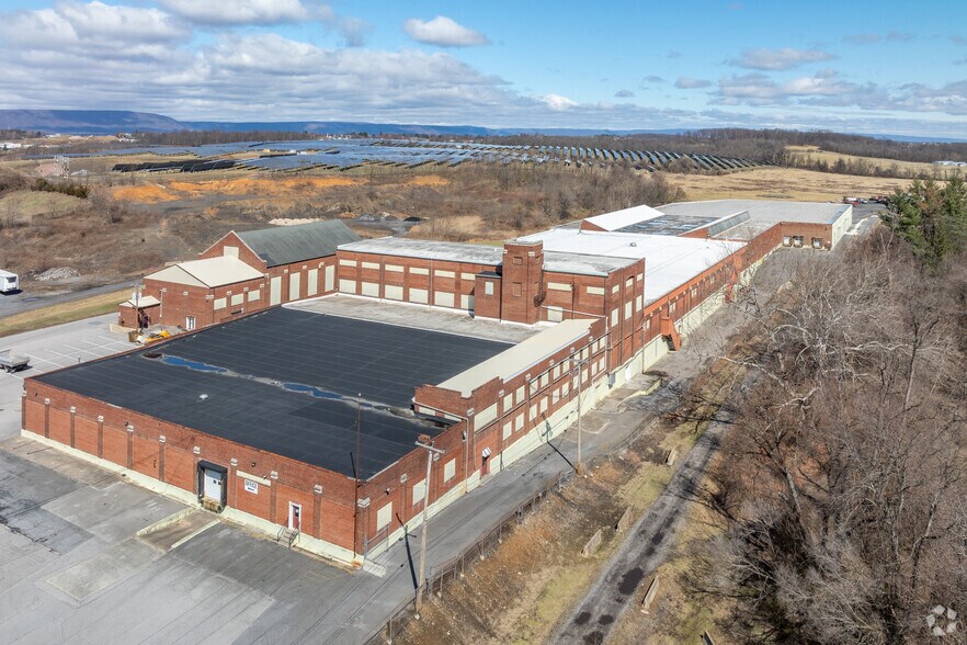 More Photos Of 305 W Commerce St, Chambersburg Industrial For Sale