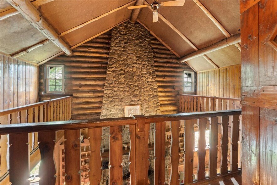 More Photos Of 746 Howe Rd, Lake Luzerne Hotel For Sale