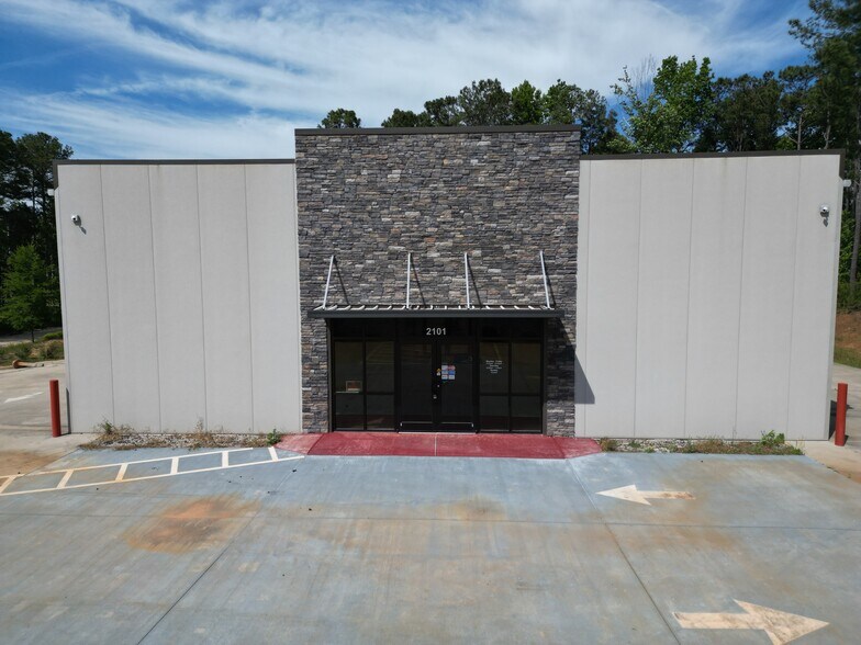 Primary Photo Of 2101 Dogwood Industrial Cir, Conyers Warehouse For Sale