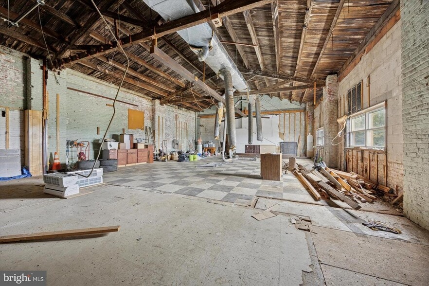 More Photos Of 840 E Atlantic St, Philadelphia Warehouse For Sale