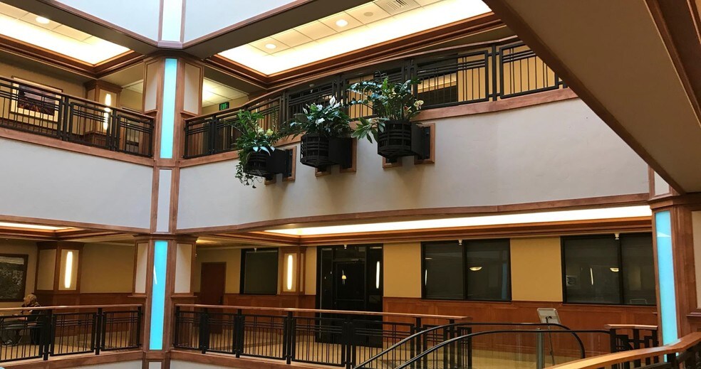 More Photos Of 550 NW Franklin Ave, Bend Medical For Lease