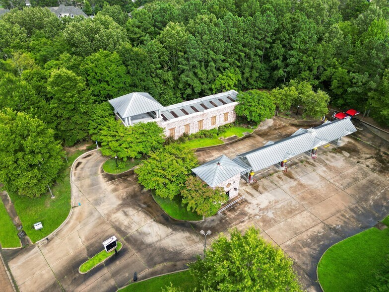 More Photos Of 2027 Strawberry Hill Dr, Madison Carwash For Sale