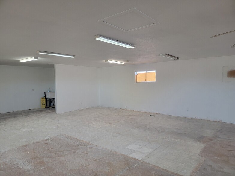 More Photos Of 832 N Main Dr, Apache Junction Freestanding For Sale