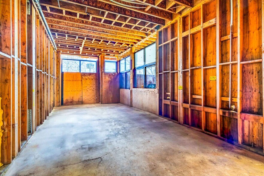 More Photos Of 705 Broadway St, Venice Multifamily For Sale