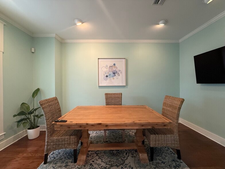 More Photos Of 100-126 Island Professional Park, Saint Simons Island Office For Sale
