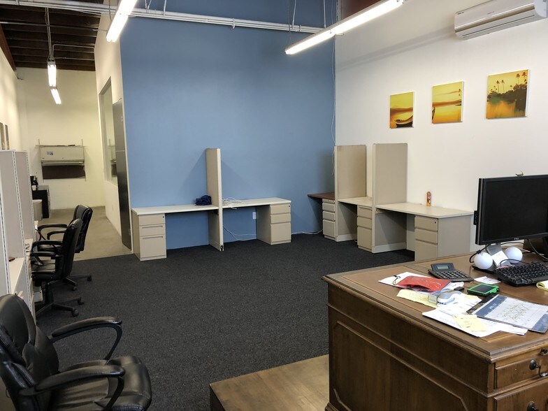 More Photos Of 13161-13165 Sherman Way, North Hollywood Warehouse For Lease