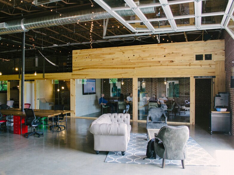 More Photos Of 25 Delano Dr, Greenville Restaurant For Lease