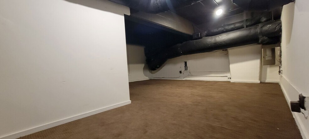 More Photos Of 386 S Thomas St, Pomona Restaurant For Lease