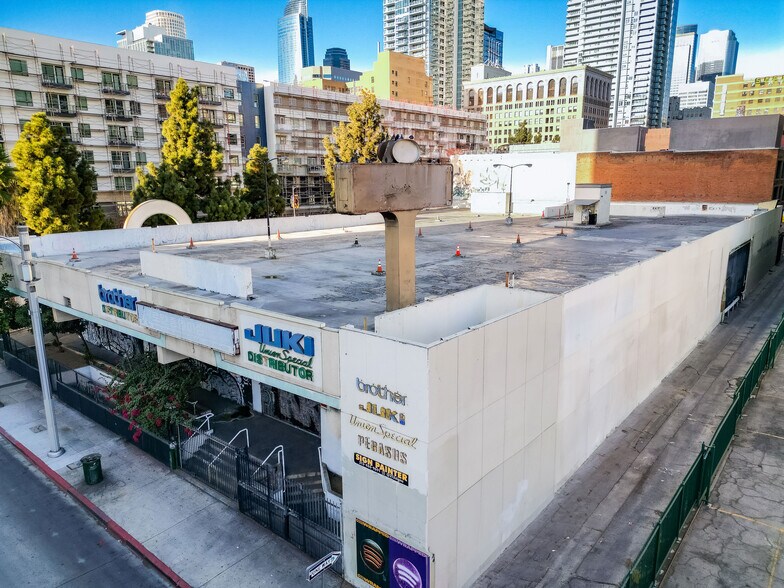 More Photos Of 940 S Hill St, Los Angeles Freestanding For Sale