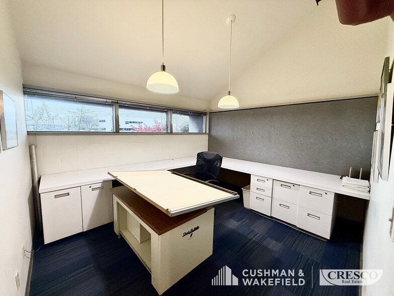 More Photos Of 6125 S Broadway, Lorain Office For Sale