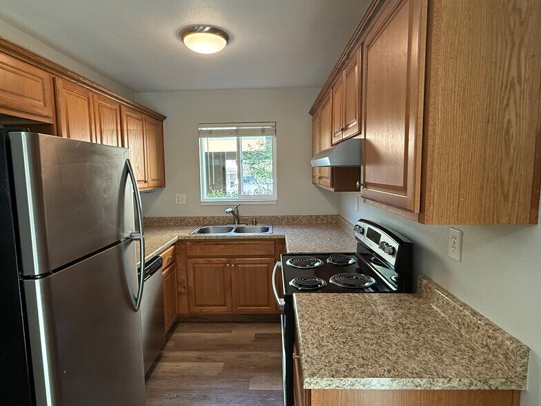 More Photos Of 83 Castro St, Salinas Apartments For Sale