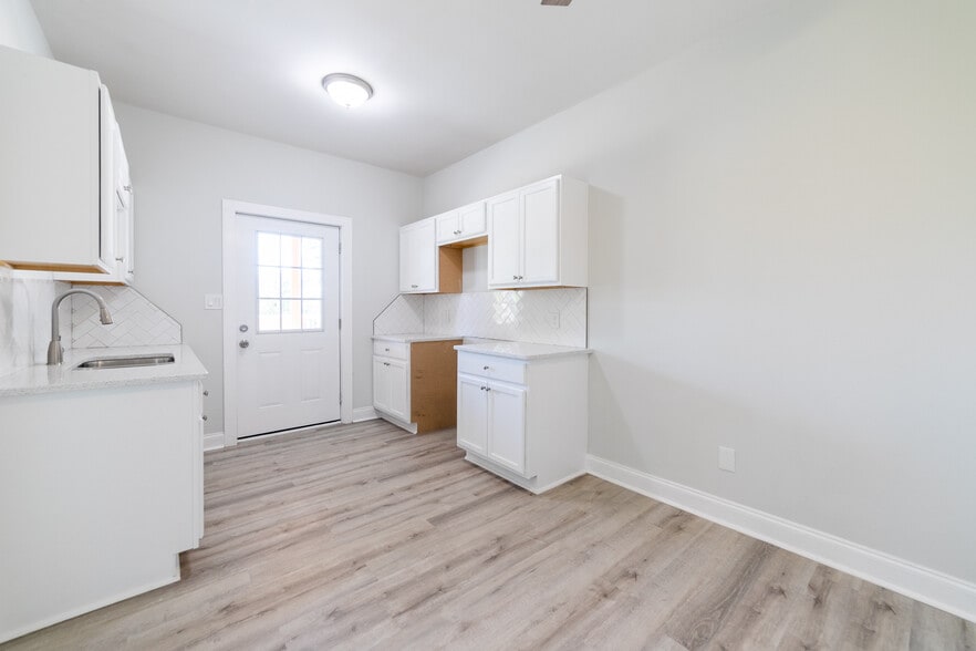 More Photos Of 910 Old Abbeville Rd, Eufaula Specialty For Sale