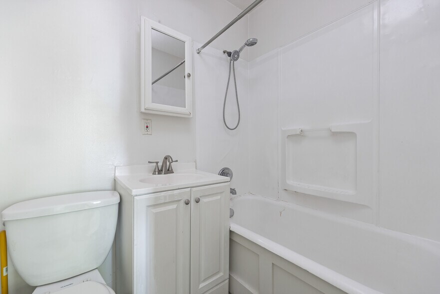 More Photos Of 3820 Walnut St, Kansas City Apartments For Sale