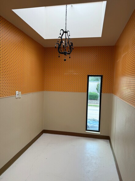More Photos Of 251 Carroll St, Fort Worth Freestanding For Sale