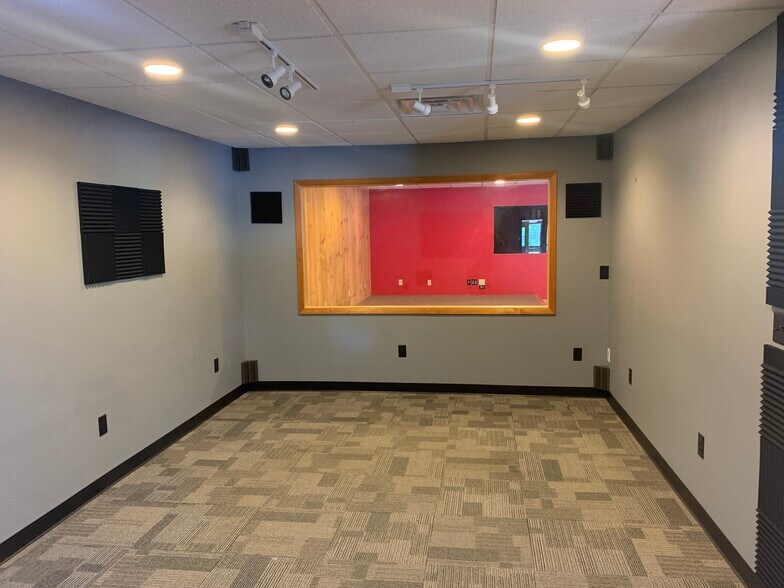 More Photos Of 217 Pearl St, Essex Junction Freestanding For Lease
