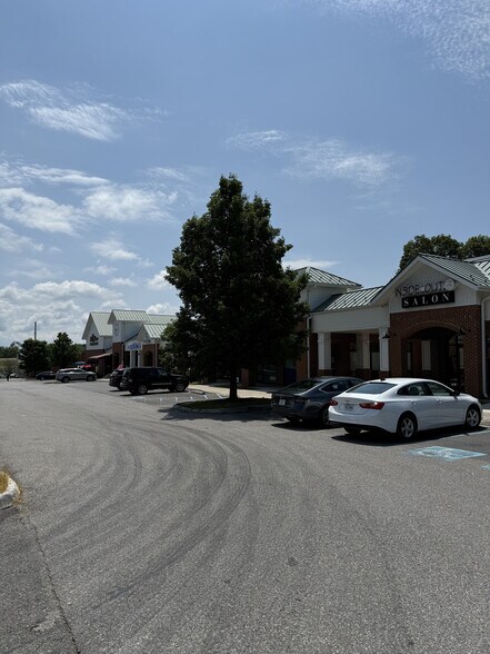 More Photos Of 420-452 Peppers Ferry Rd NW, Christiansburg Unknown For Lease