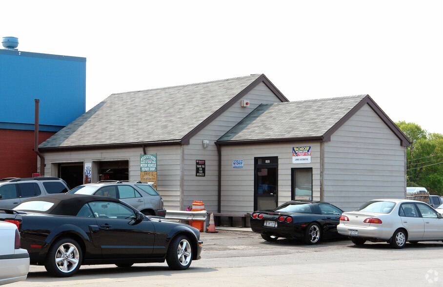 Primary Photo Of 102 Brown St, Rochester Service Station For Lease