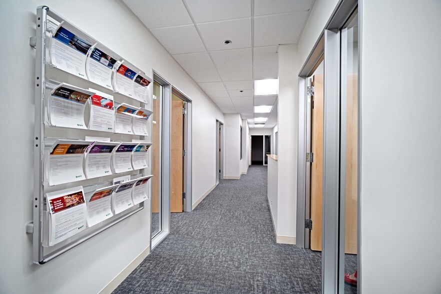 More Photos Of 340 S Farrell Dr, Palm Springs Unknown For Lease