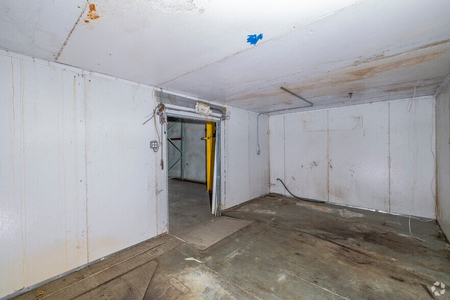 More Photos Of 962-972 87th Ave, Oakland Manufacturing For Lease