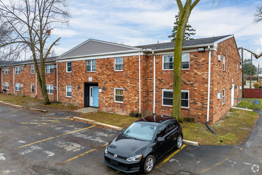 More Photos Of 725 Washington St, Monroe Apartments For Sale