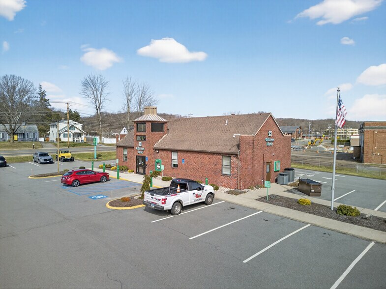 More Photos Of 444 Foxon Rd, East Haven Office For Sale