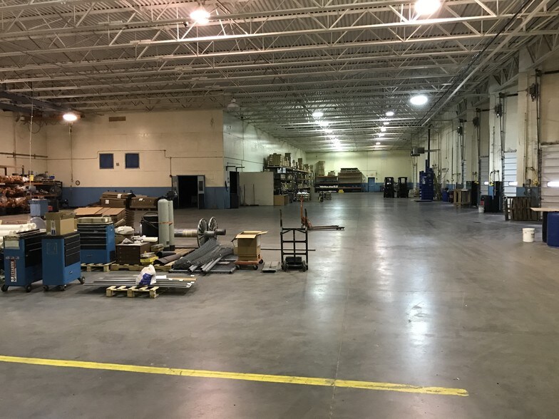 More Photos Of 1349 Cumberland St, Lebanon Manufacturing For Lease