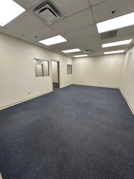 More Photos Of 1371 Church St, Bohemia Manufacturing For Lease