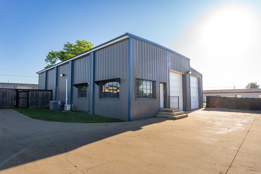 More Photos Of 1085 Schmieding Ave, Springdale Industrial For Sale