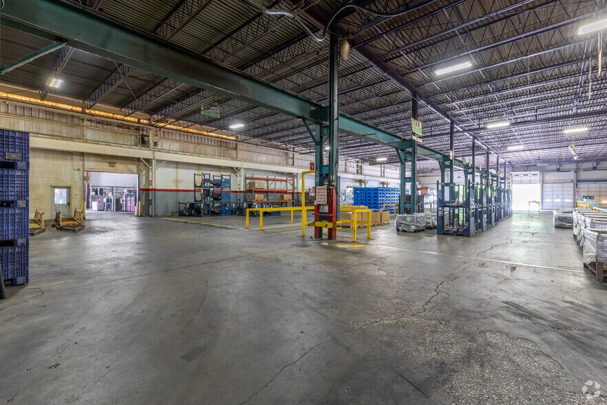 More Photos Of 401 E 5th St, Pinconning Distribution For Lease