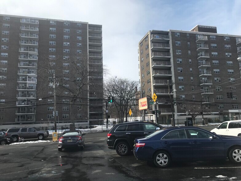 More Photos Of 909 Franklin Ave, Newark Restaurant For Sale